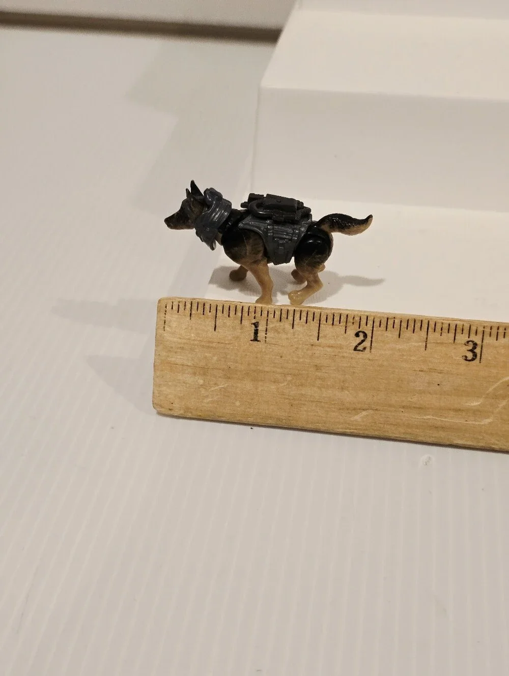 Mega Bloks Halo NMPD Officer and German Shepherd Figure Set